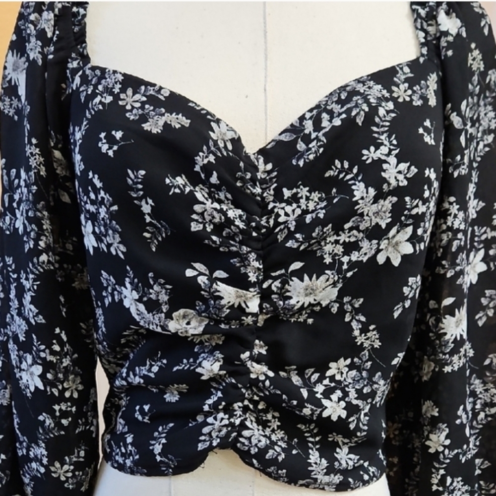 Lush Women's Medium Black White Floral Blouse Sheer Sleeves Ruched Smocked Top - Picture 3 of 16